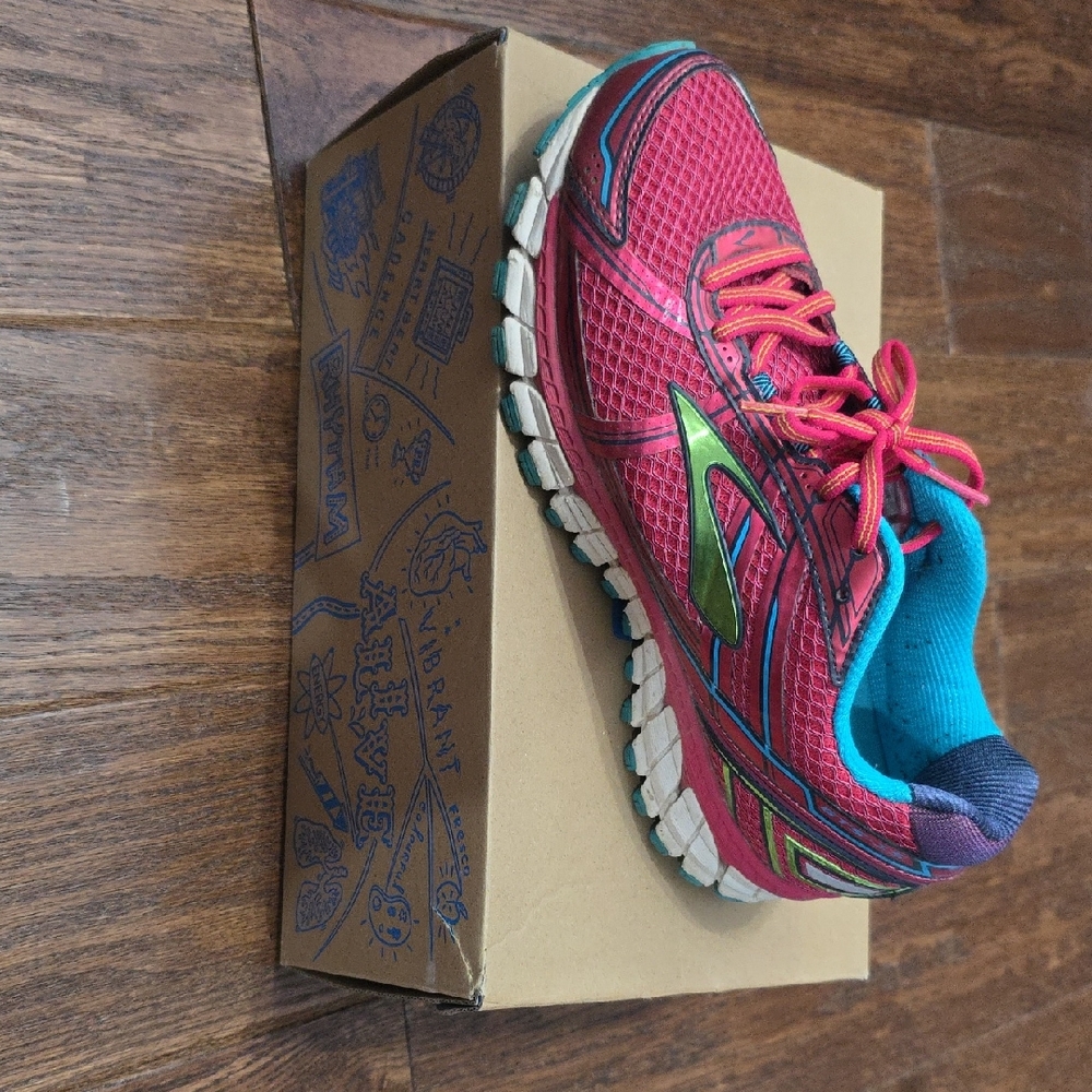 Brooks Kids Sneakers in Pink and Blue